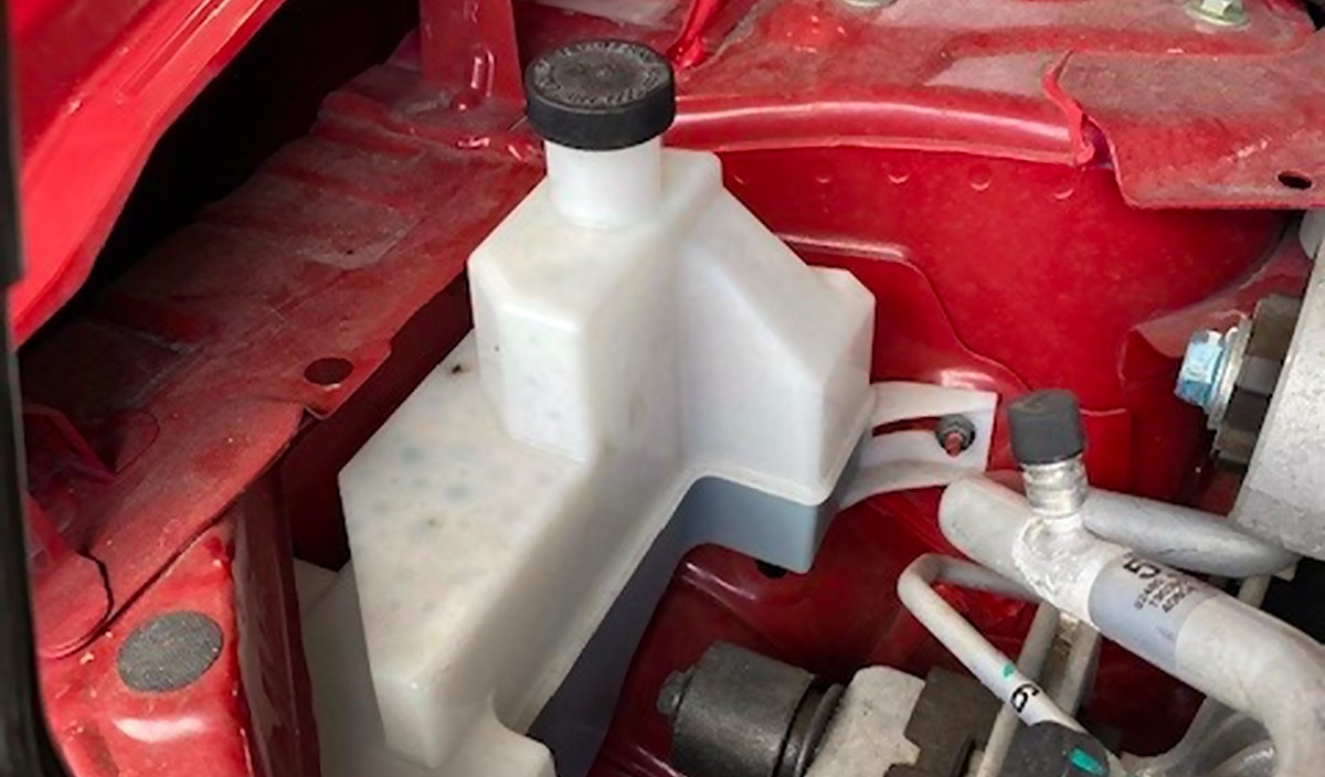 Nissan Coolant Tank